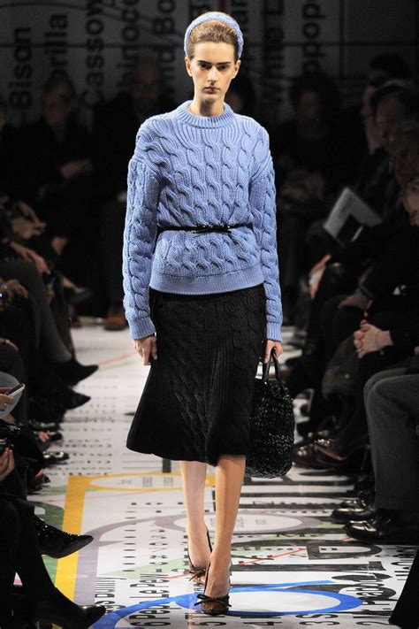 prada cuciture vestiti|18 Prada Catwalk Pieces That Will Forever Have A Space In Our .